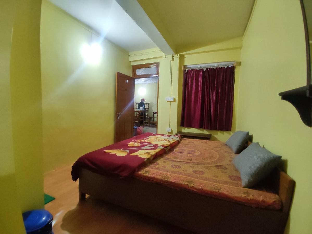 Wind Home Darjeeling- Budget Hotel Near Mall ดาร์จีลิง ภายนอก รูปภาพ