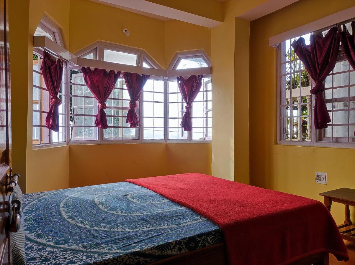 Wind Home Darjeeling- Budget Hotel Near Mall ดาร์จีลิง ภายนอก รูปภาพ