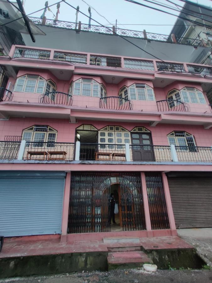 Wind Home Darjeeling- Budget Hotel Near Mall ดาร์จีลิง ภายนอก รูปภาพ