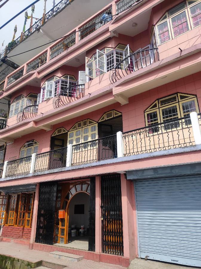 Wind Home Darjeeling- Budget Hotel Near Mall ดาร์จีลิง ภายนอก รูปภาพ
