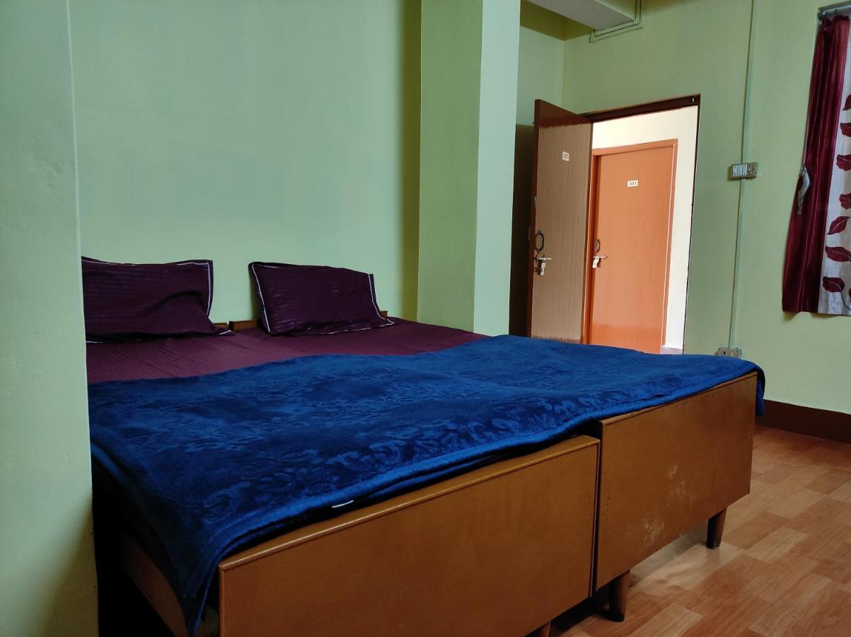 Wind Home Darjeeling- Budget Hotel Near Mall ดาร์จีลิง ภายนอก รูปภาพ