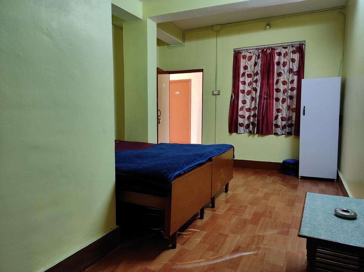 Wind Home Darjeeling- Budget Hotel Near Mall ดาร์จีลิง ภายนอก รูปภาพ