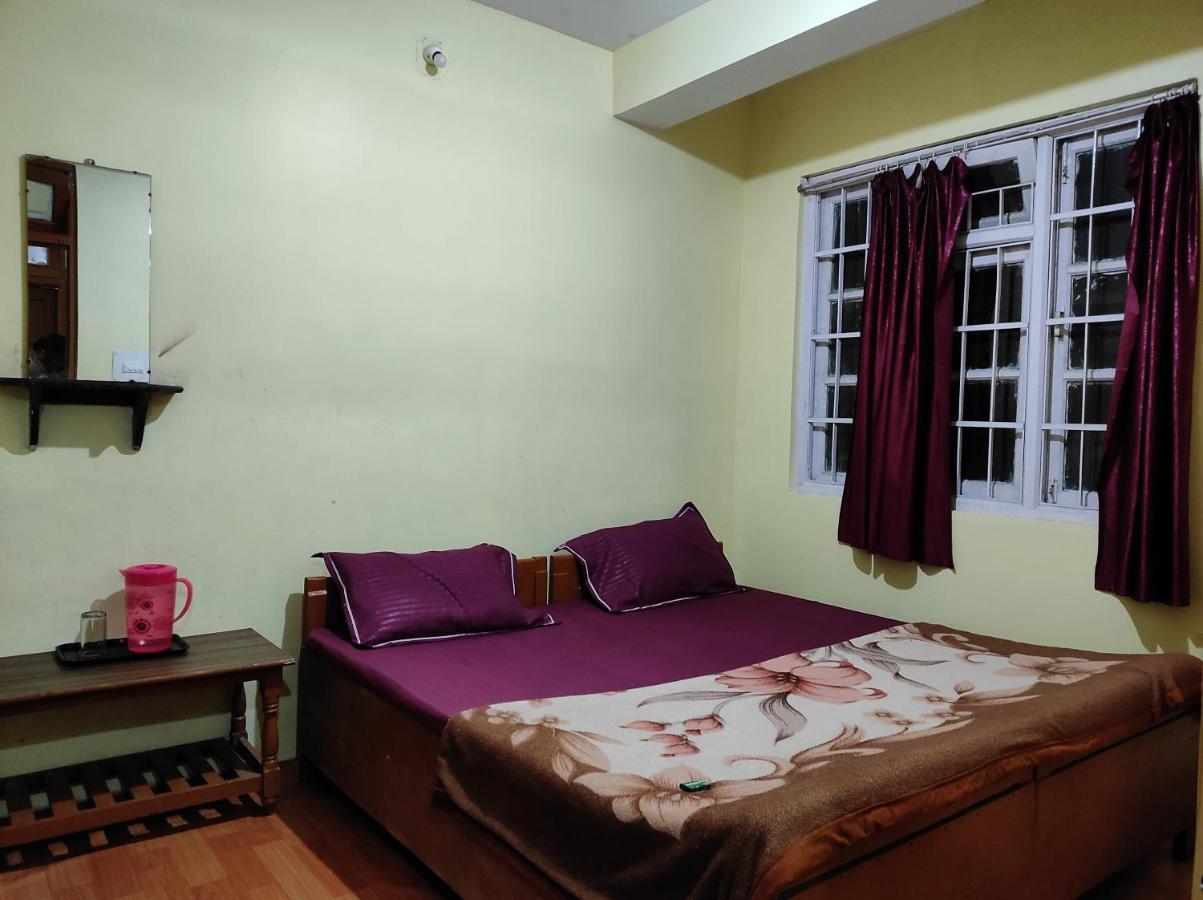 Wind Home Darjeeling- Budget Hotel Near Mall ดาร์จีลิง ภายนอก รูปภาพ