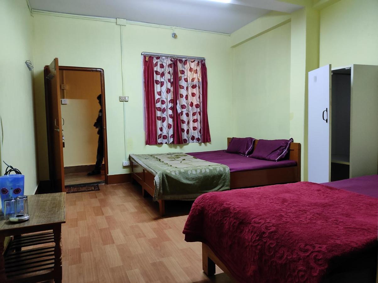 Wind Home Darjeeling- Budget Hotel Near Mall ดาร์จีลิง ภายนอก รูปภาพ