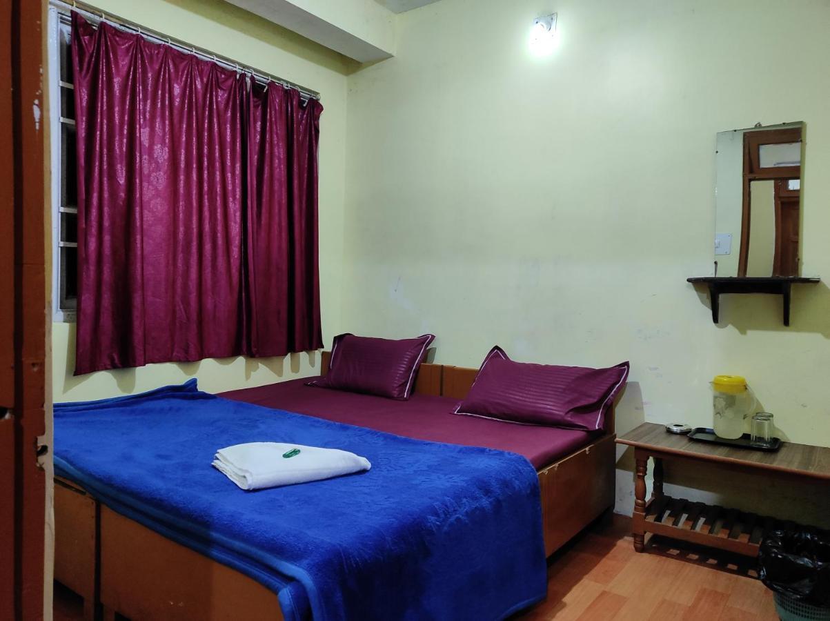Wind Home Darjeeling- Budget Hotel Near Mall ดาร์จีลิง ภายนอก รูปภาพ